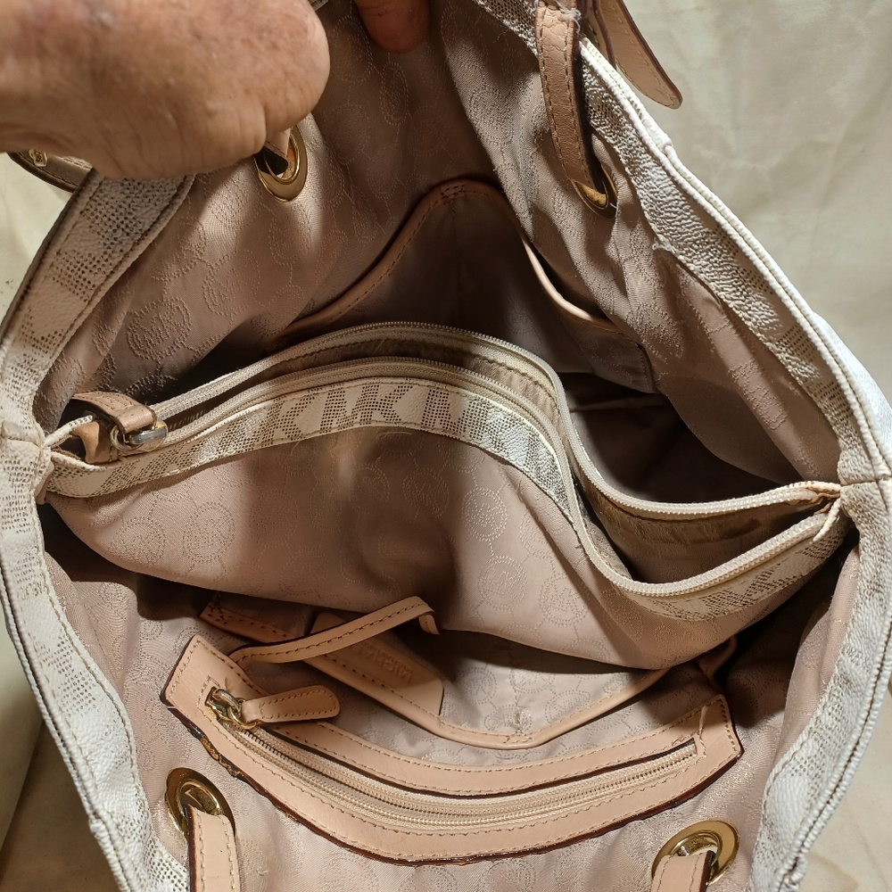 Michael kors tote - Picture 13 of 14